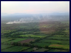 Flight Costa Rica - El Salvador 10 - landing in El Salvador